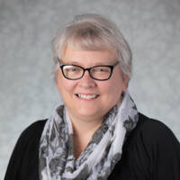 Linda Rettig Headshot